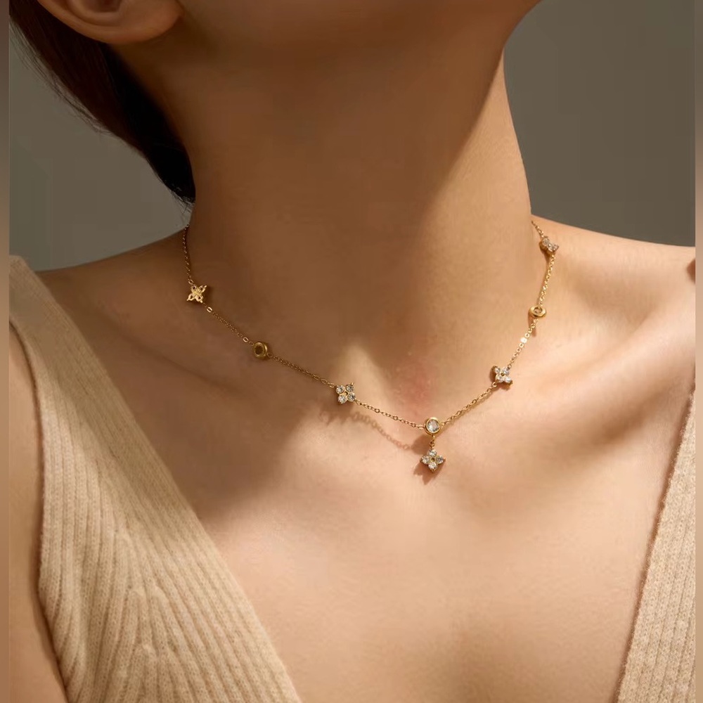 ◾️18K Gold Plated Zirconia Lucky Flower Necklace